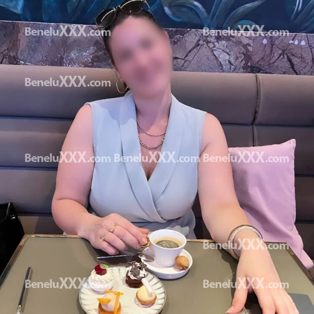 Khloe Roy escort girl à Bruxelles @ beneluxxx.com