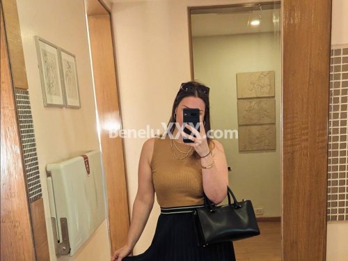 Khloe Roy escort girl à Bruxelles @ beneluxxx.com