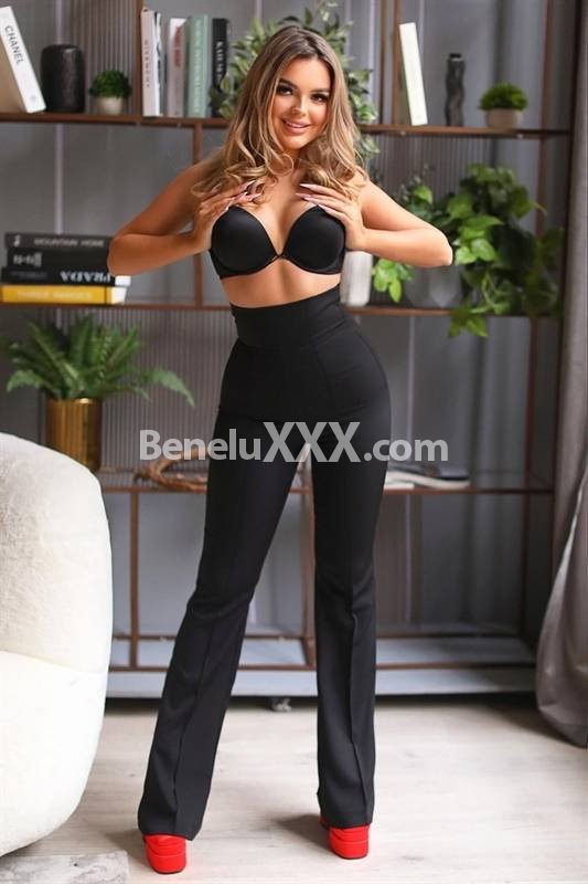 Loren escort girl à Bruxelles @ beneluxxx.com